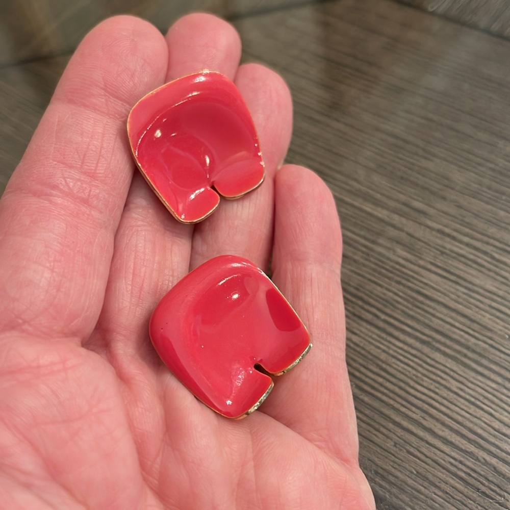 Vintage Wavey Shaped Square Earrings with Coral / Salmon Colored Enamel - Picture 15 of 16